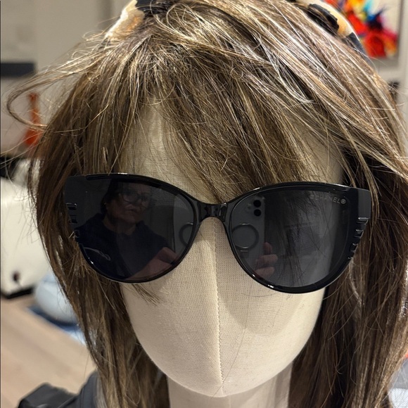 New Luxury Black and Gold Fashion Sunglasses - Lowered the price NO CASE - Picture 5 of 12